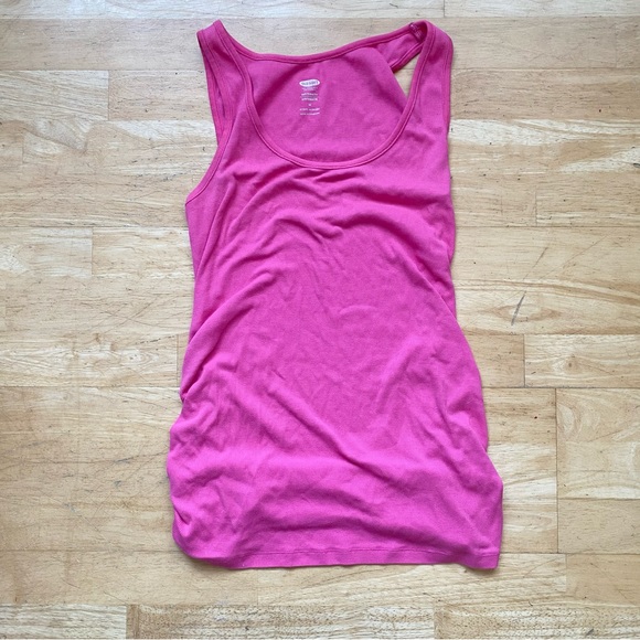 Six Piece Maternity Bundle: Tank tops, Shorts, T-Shirt, Leggings, Pajama Top - Picture 12 of 15